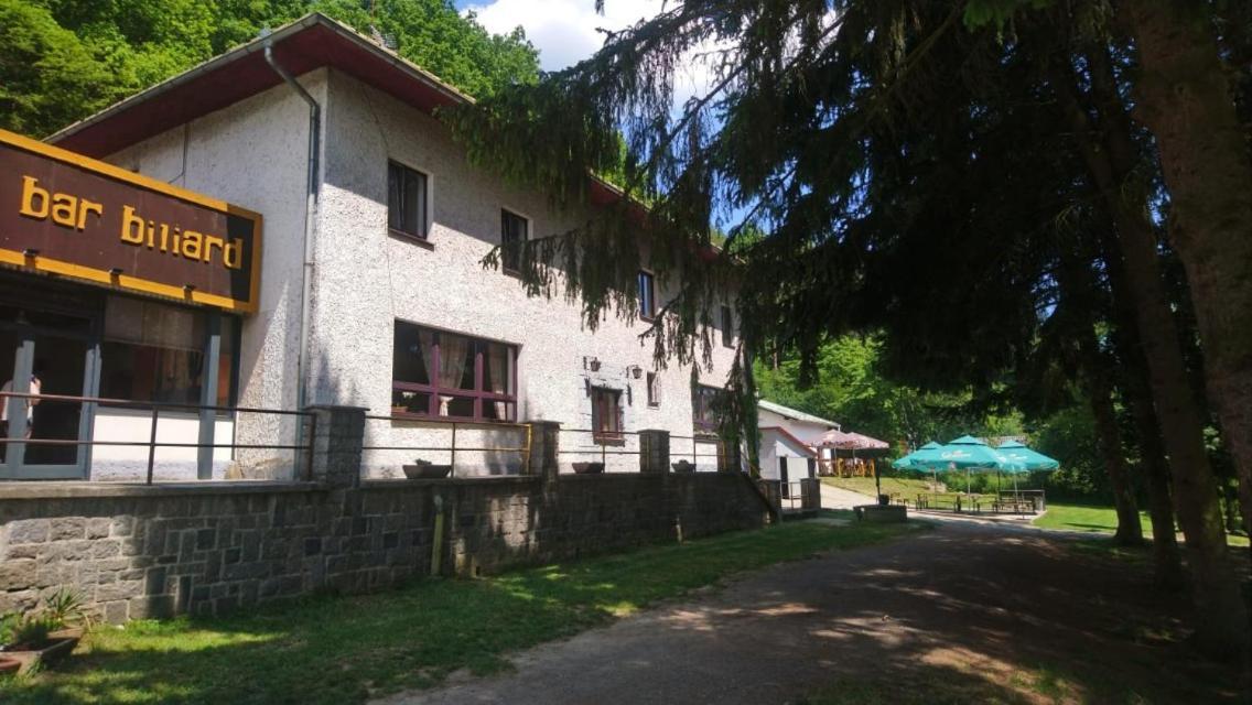 Hotel Lavka Chocerady Exterior foto